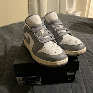 Jordan Air Jordan 1 Low Box Label in Black and White